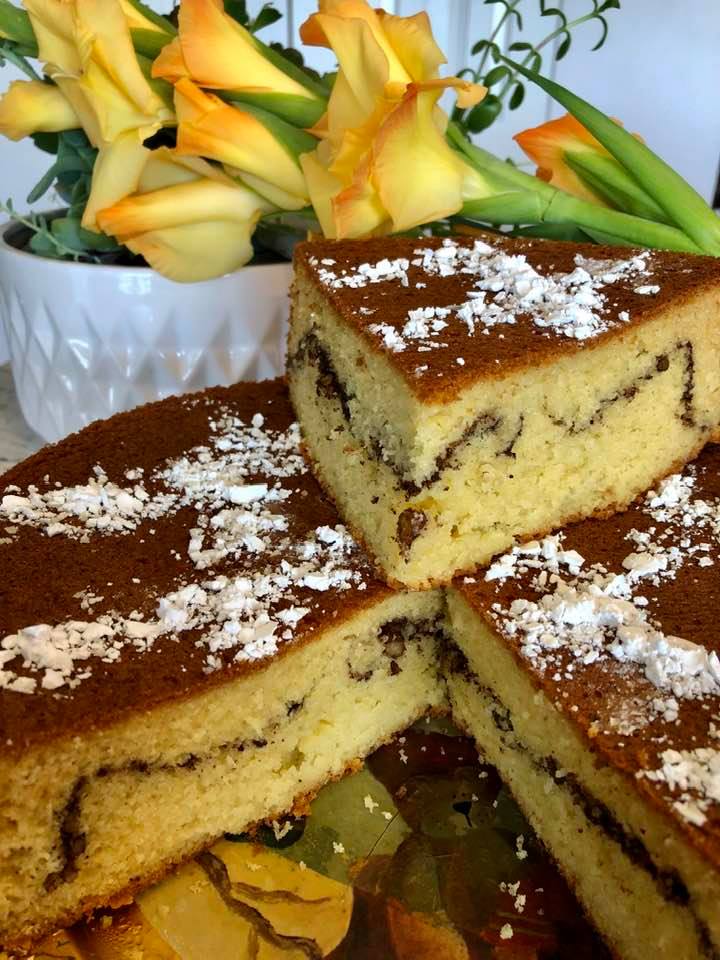 Γιαουρτόπιτα γεμιστή με καρύδια συνταγή 