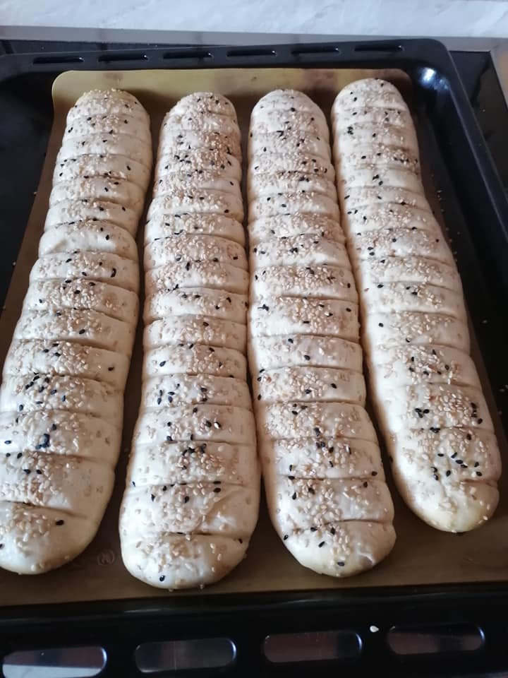 Συνταγή για τραγανά σπιτικά παξιμάδια από την Μάνη