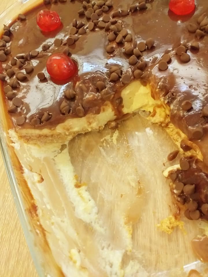 γλυκό ψυγείου με κρέμα βανίλιας, μπισκότα βρόμης & γκανάζ σοκολάτας συνταγή