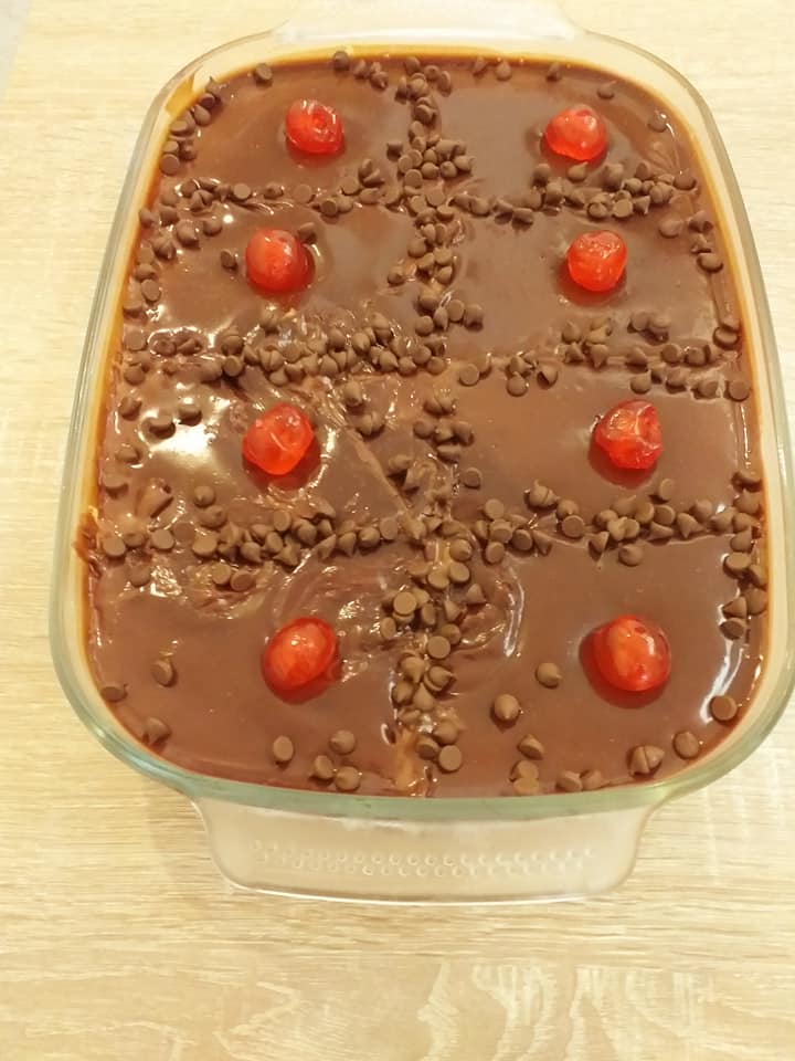 γλυκό ψυγείου με κρέμα βανίλιας, μπισκότα βρόμης & γκανάζ σοκολάτας συνταγή