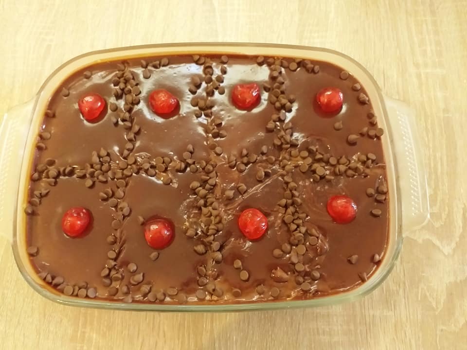 γλυκό ψυγείου με κρέμα βανίλιας, μπισκότα βρόμης & γκανάζ σοκολάτας συνταγή