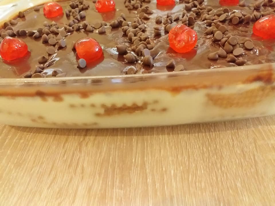 γλυκό ψυγείου με κρέμα βανίλιας, μπισκότα βρόμης & γκανάζ σοκολάτας συνταγή