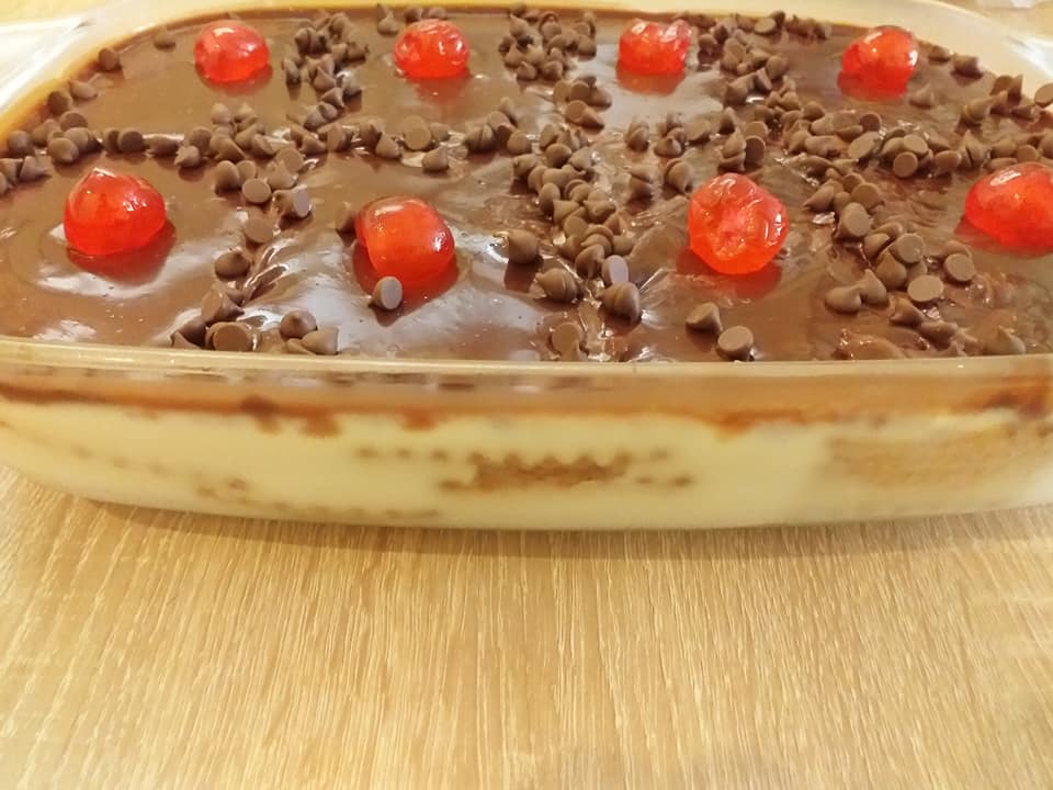 γλυκό ψυγείου με κρέμα βανίλιας, μπισκότα βρόμης & γκανάζ σοκολάτας συνταγή