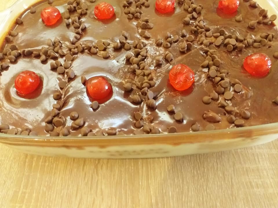 γλυκό ψυγείου με κρέμα βανίλιας, μπισκότα βρόμης & γκανάζ σοκολάτας συνταγή