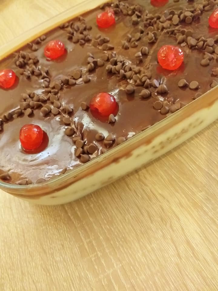 γλυκό ψυγείου με κρέμα βανίλιας, μπισκότα βρόμης & γκανάζ σοκολάτας συνταγή