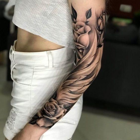 Γυναικείο τατουάζ μανίκι με τριαντάφυλλα και φτερά