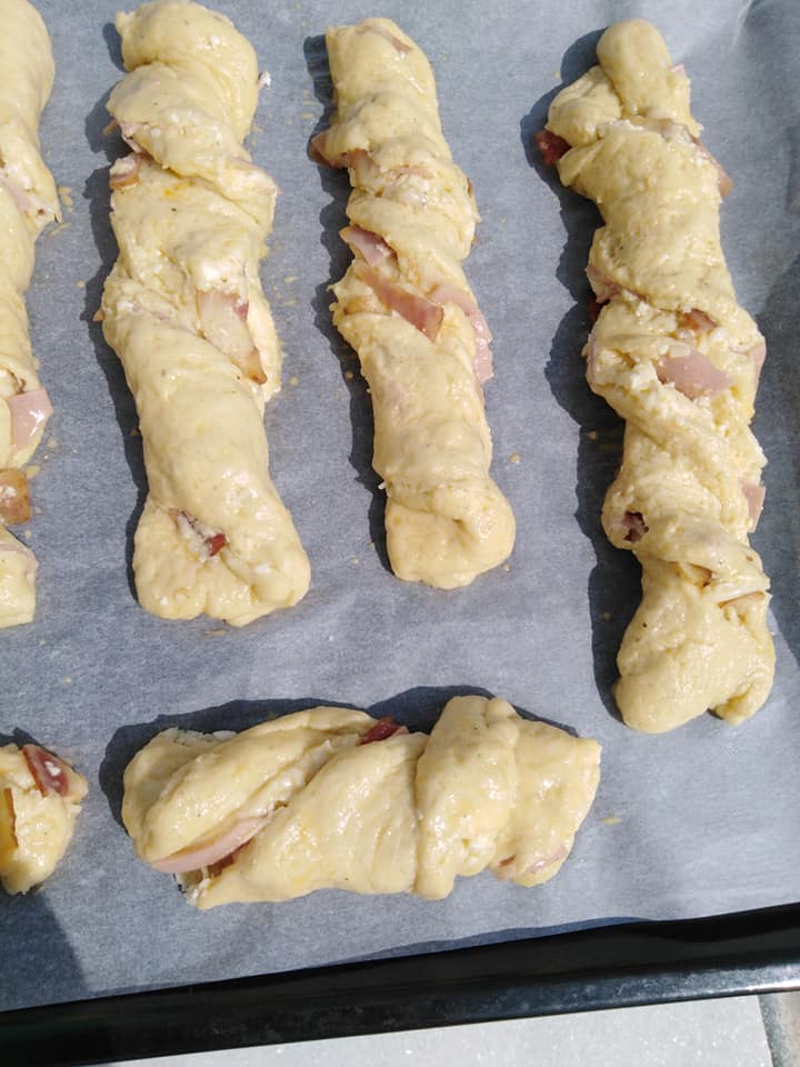 συνταγή για στριφτές ζαμπονοτυρόπιτες 