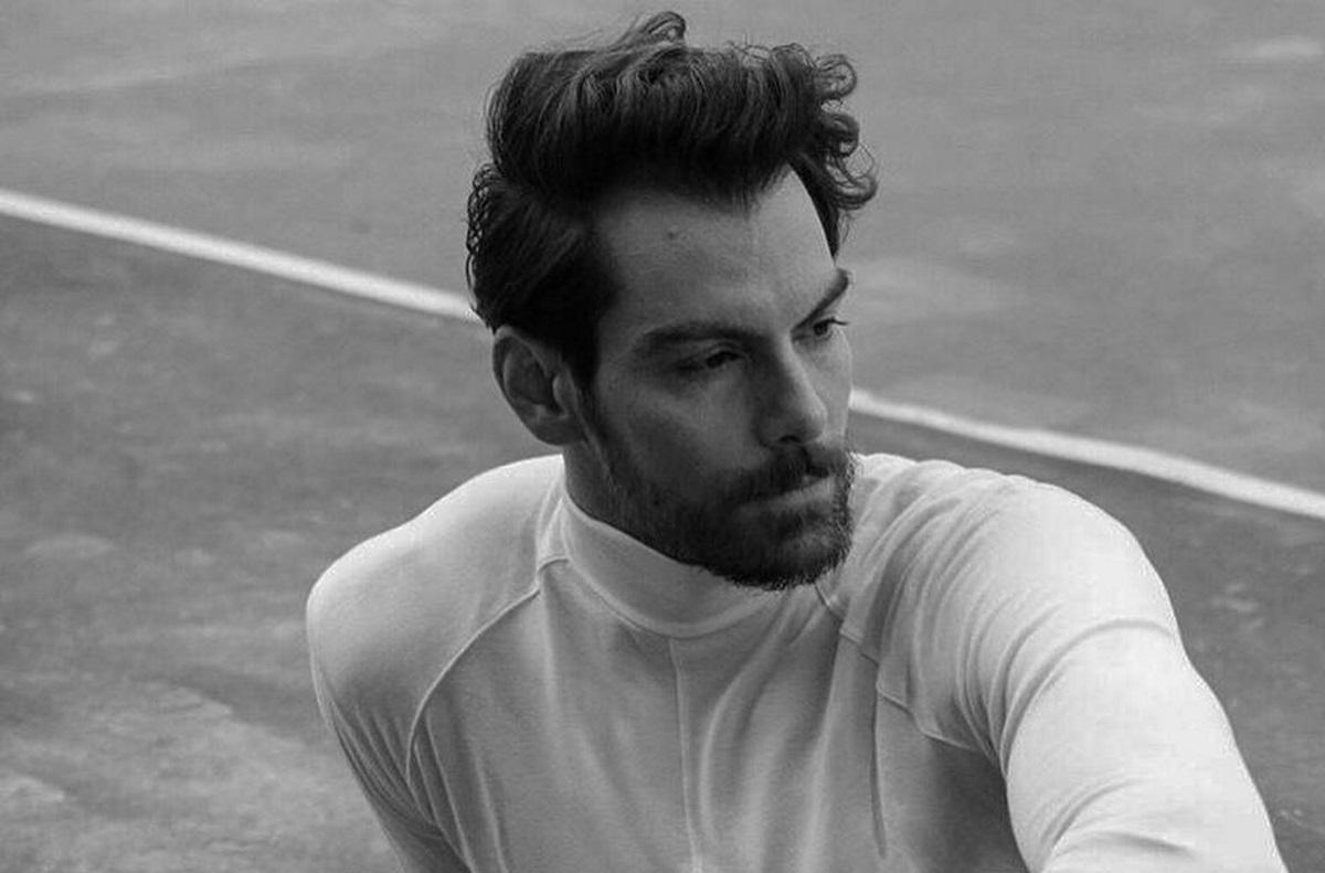 Γιάννης Κουκουράκης: Ο ζεν πρεμιέ από τις άγριες μέλισσες όπως δεν τον έχετε ξαναδεί