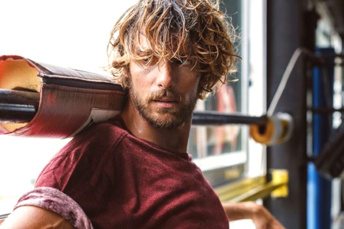 Γιάννης Κουκουράκης: Ο ζεν πρεμιέ από τις άγριες μέλισσες όπως δεν τον έχετε ξαναδεί