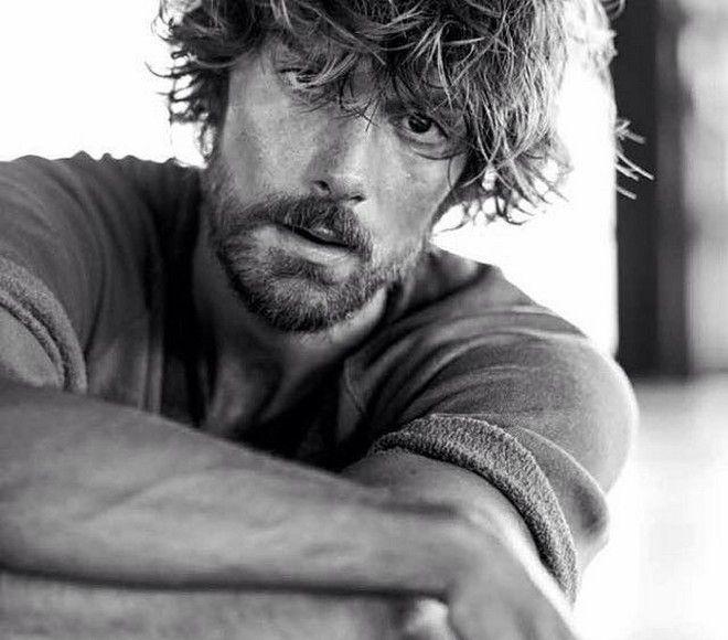  Κουκουράκης: Ο ζεν πρεμιέ από τις άγριες μέλισσες όπως δεν τον έχετε ξαναδεί