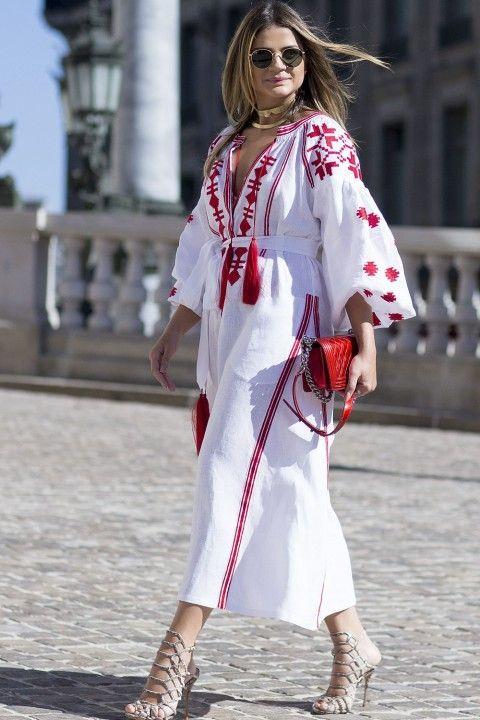 Λευκό kaftan dress με κόκκινα σχέδια 