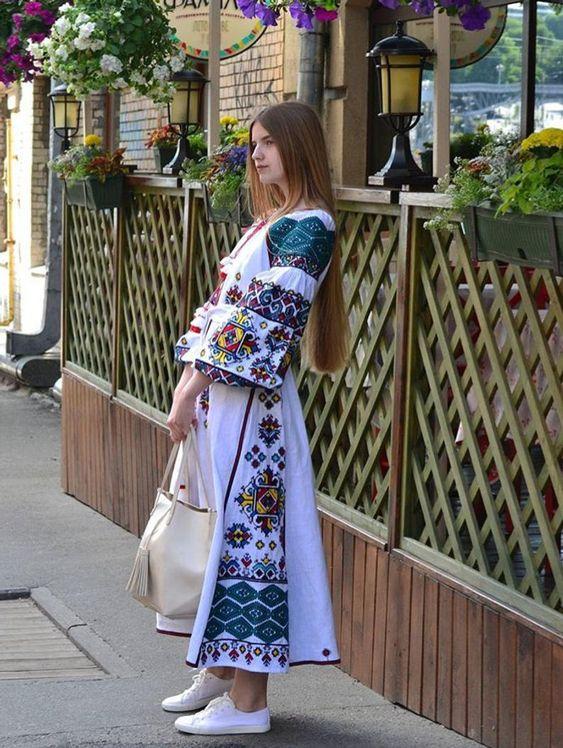 Λευκό kaftan dress με boho σχέδια 