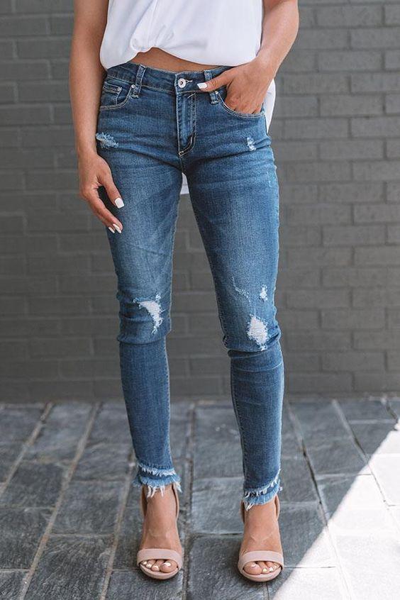 Τάσεις στα γυναικεία jean παντελόνια: μπλε jean παντελόνι 
