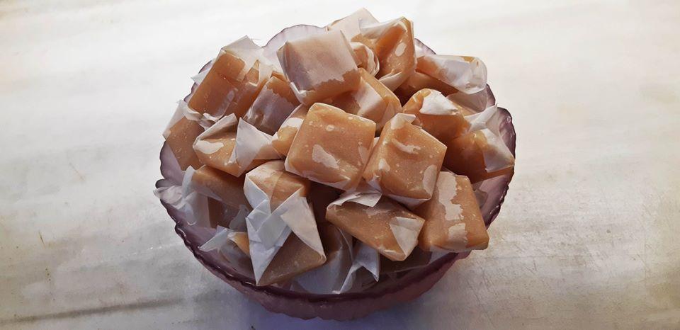 Συνταγή για καραμέλες βουτύρου ή γάλακτος Συνταγή για καραμέλες βουτύρου ή γάλακτος