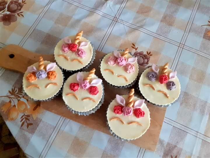 συνταγή για Κεράσματα με μπισκότα OREO και λευκή σοκολάτα 