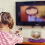 Τι πρέπει να προσέξουμε όταν τα παιδιά βλέπουν τηλεόραση; Οδηγίες προς γονείς & εκπαιδευτικούς