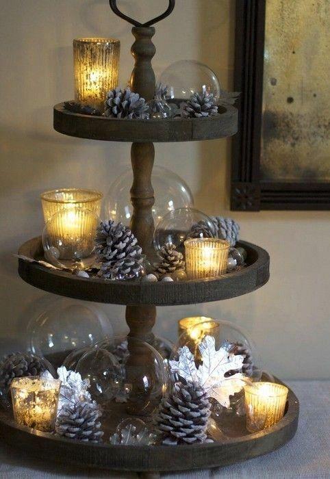 Pre Christmas διακόσμηση: Ξύλινο διακοσμητικό με κεριά και κουκουνάρια
