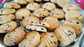 Υπέροχα & τραγανά μπισκότα βουτύρου με σοκολάτα & μόνο 6 υλικά
