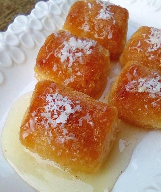 Σιροπιαστά γλυκάκια καρύδας συνταγή Σιροπιαστά γλυκάκια καρύδας συνταγή