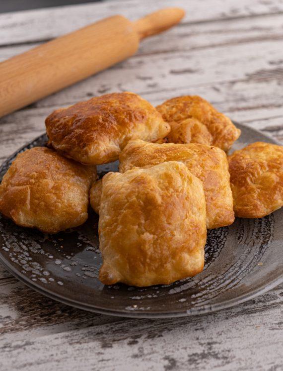 Τυροπιτάκια με φύλλο αέρος!! (Χωρίς Μαγιά)