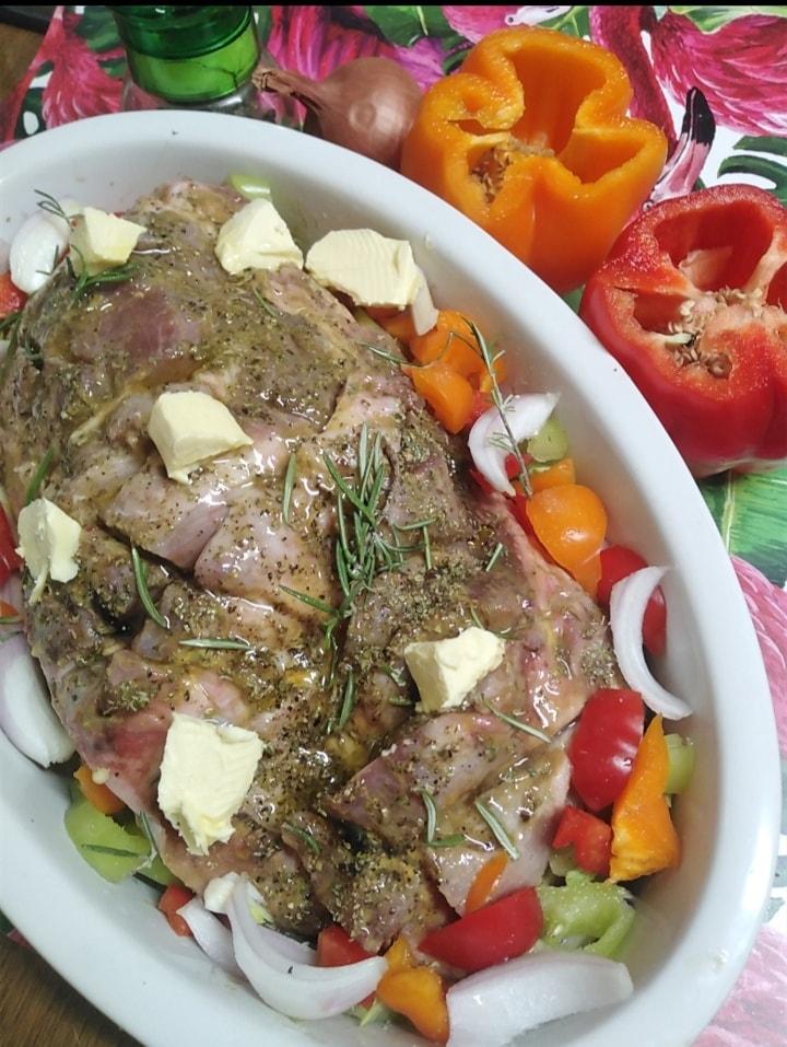 Χοιρινή σπάλα στον φούρνο συνταγή