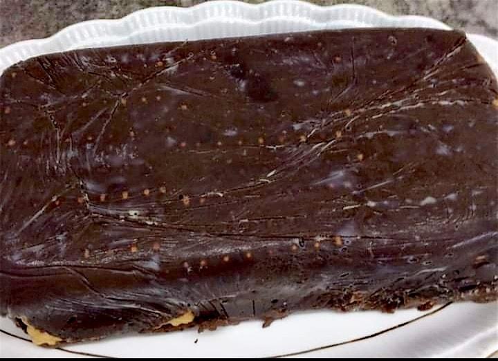 Νόστιμος κορμός σοκολάτας με ριγέ σχέδιο συνταγή 