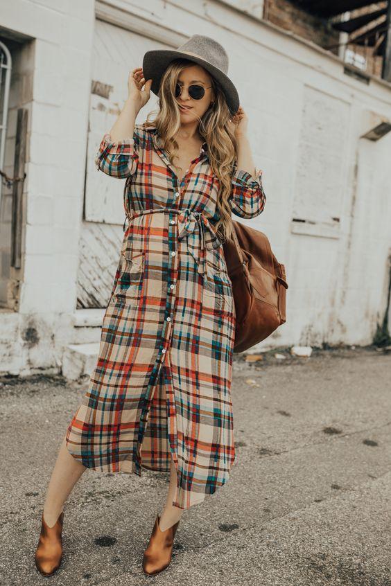 Τα πιο trendy φορέματα για το Φθινόπωρο: καρό αέρινο και μακρύ φόρεμα 