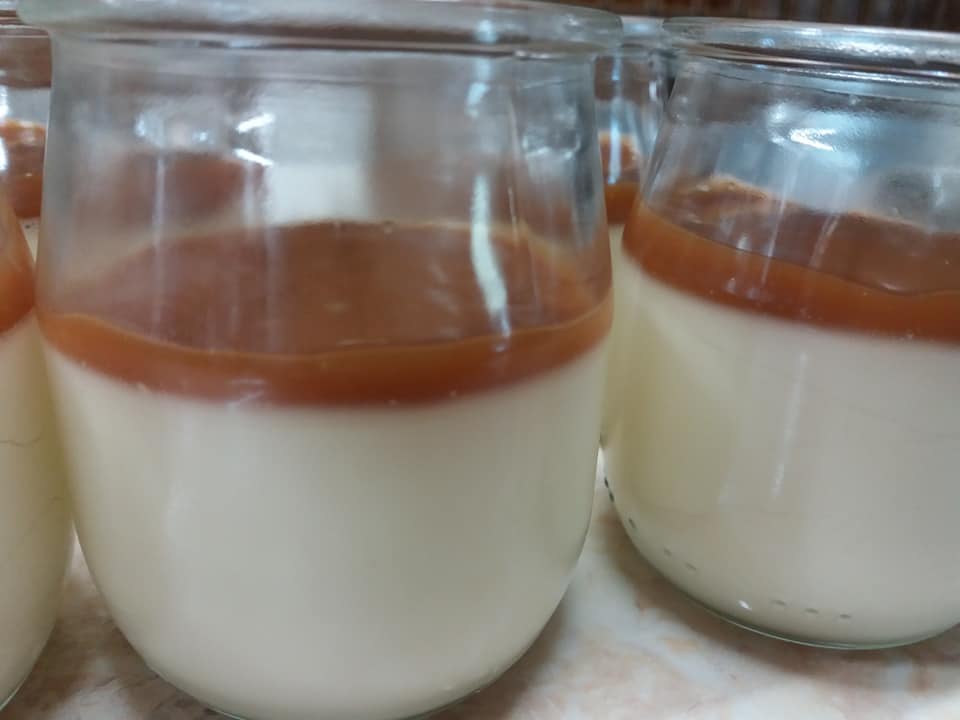 Πανακότα με λευκή σοκολάτα και καραμέλα γάλακτος συνταγή