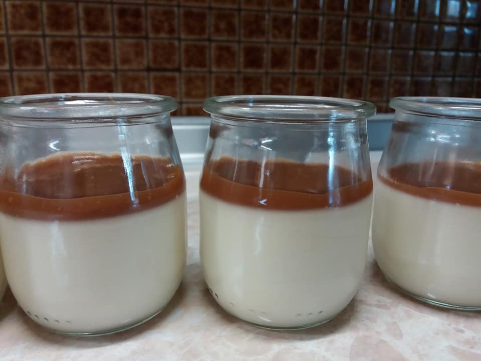 Πανακότα με λευκή σοκολάτα και καραμέλα γάλακτος συνταγή