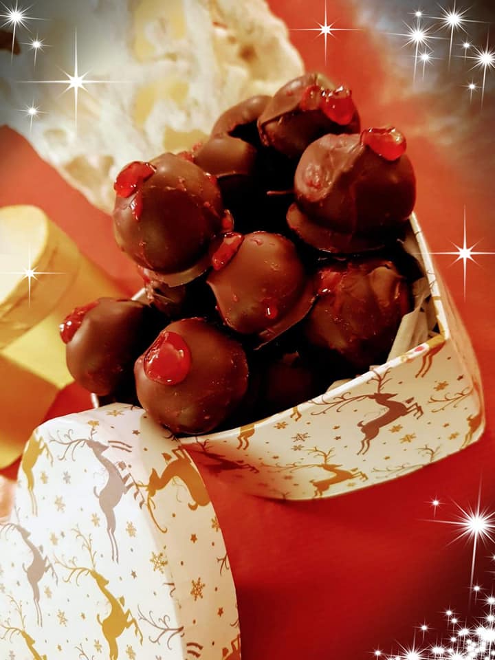 τρουφάκια με αμυγδαλόπαστα συνταγή 6 υλικά 