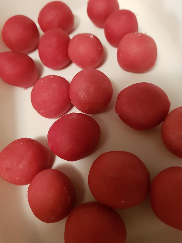 τρουφάκια με αμυγδαλόπαστα συνταγή 6 υλικά 