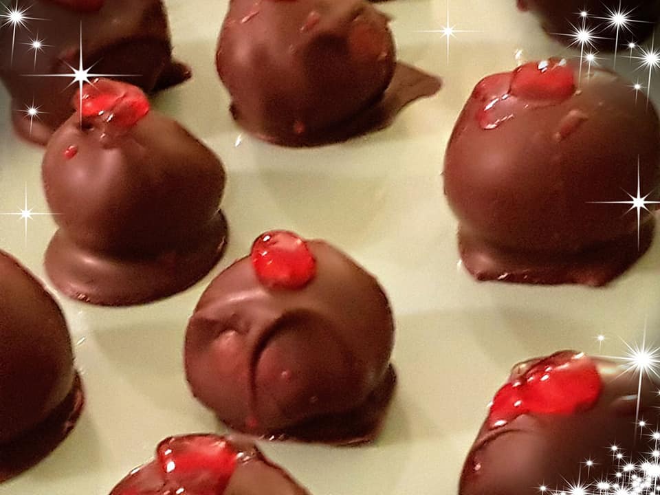 τρουφάκια με αμυγδαλόπαστα συνταγή 6 υλικά 