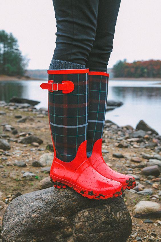 Γαλότσες: Σε κόκκινο χρώμα με καρό σχέδια 