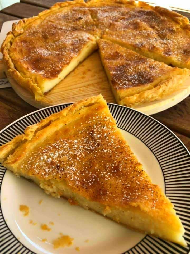 Γαλατόπιτα της Γκόλφως Νικολού με υπέροχη βουτυρένια υφή και κρεμώδη γέμιση