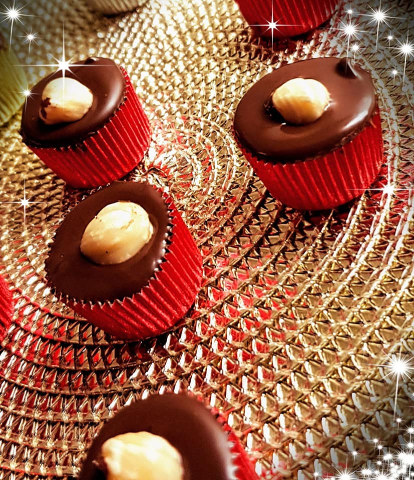 Σοκολατάκια πραλίνας με 3 υλικά Σοκολατάκια πραλίνας με 3 υλικά