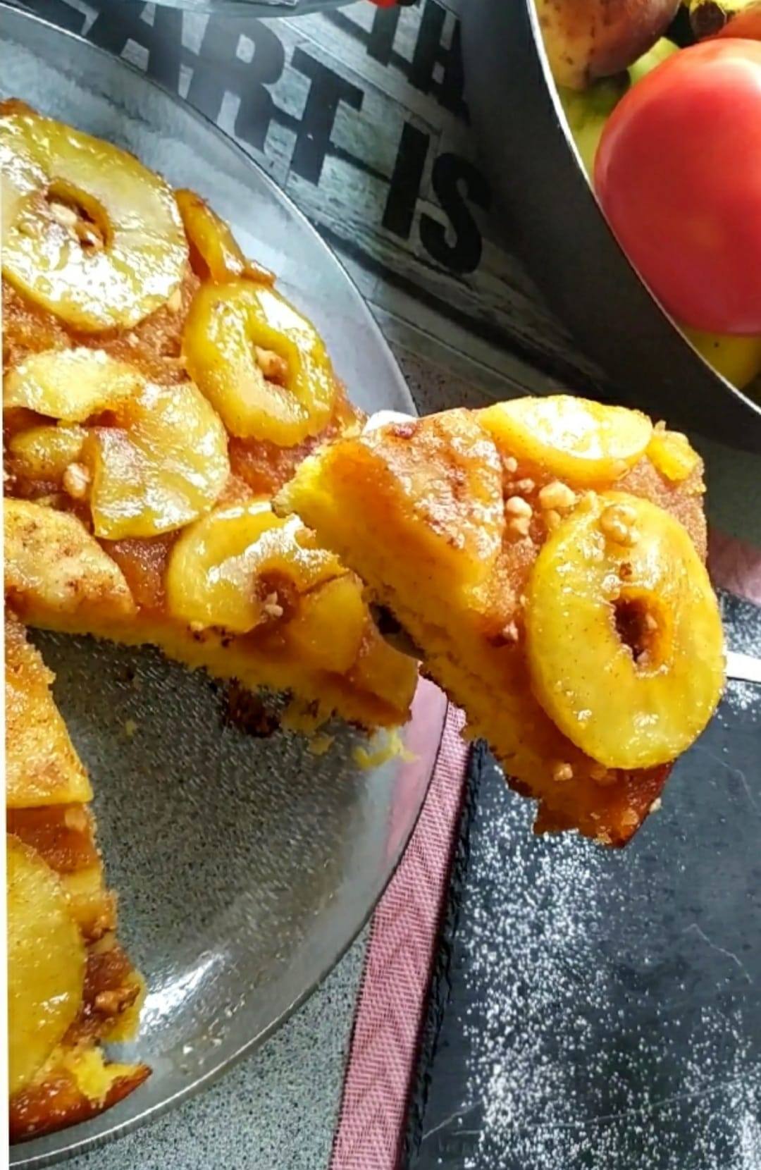 Σιροπιαστή μελωμένη μηλόπιτα της Γκόλφως Νικολού