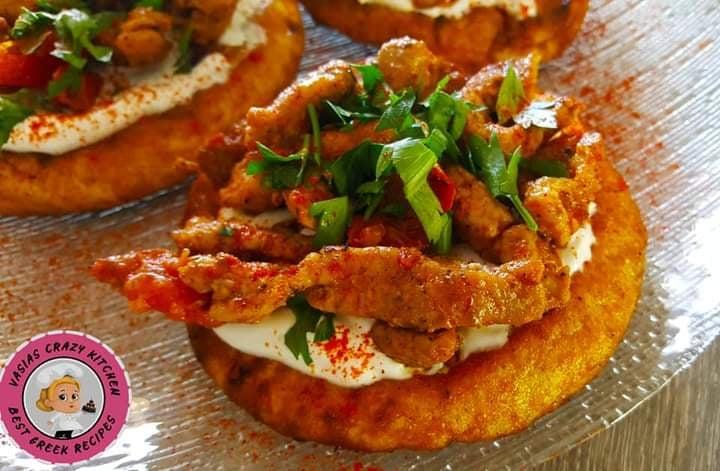 Πως να Κάνετε Τα πιο Εύκολα και  γρήγορα μίνι πιτόγυρα με γύρο από σνίτσελ. Φανταστικά ζουμερά και πεντανόστιμα.