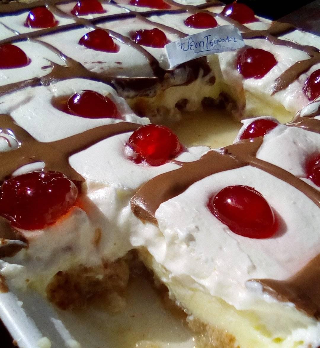 Δίχρωμο γλυκό ψυγείου με φρυγανιές