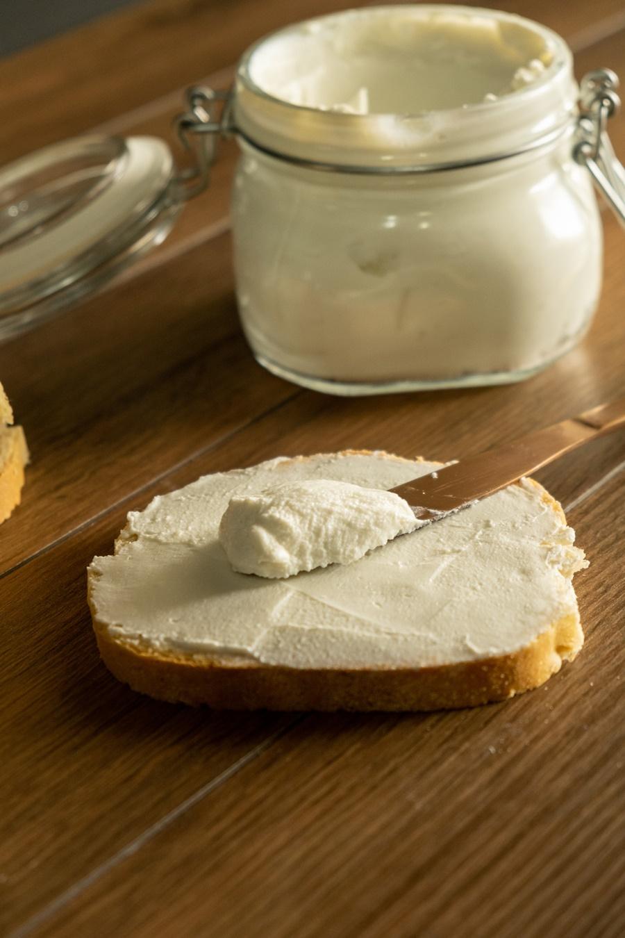 Φτιάξτε τυρί κρεμά τύπου Philadelphia από το Live Kitchen Φτιάξτε τυρί κρεμά τύπου Philadelphia από το Live Kitchen