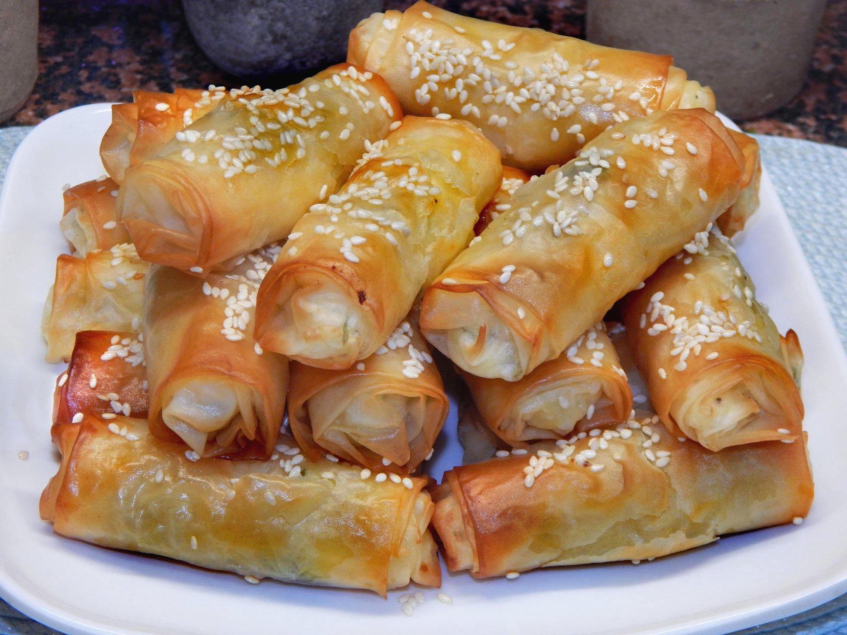 Φλογέρες με φύλλο κρούστας στο φούρνο και πατάτες - (βίντεο)