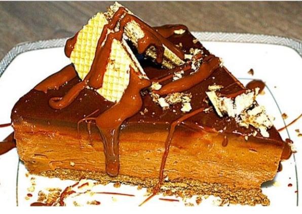 Συνταγή για εύκολη τούρτα πραλίνας με γκοφρέτα από τη Βασούλα