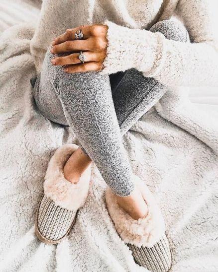 Ιδέες για γυναικείες παντόφλες: Πλεκτές παντόφλες με γουνάκι 