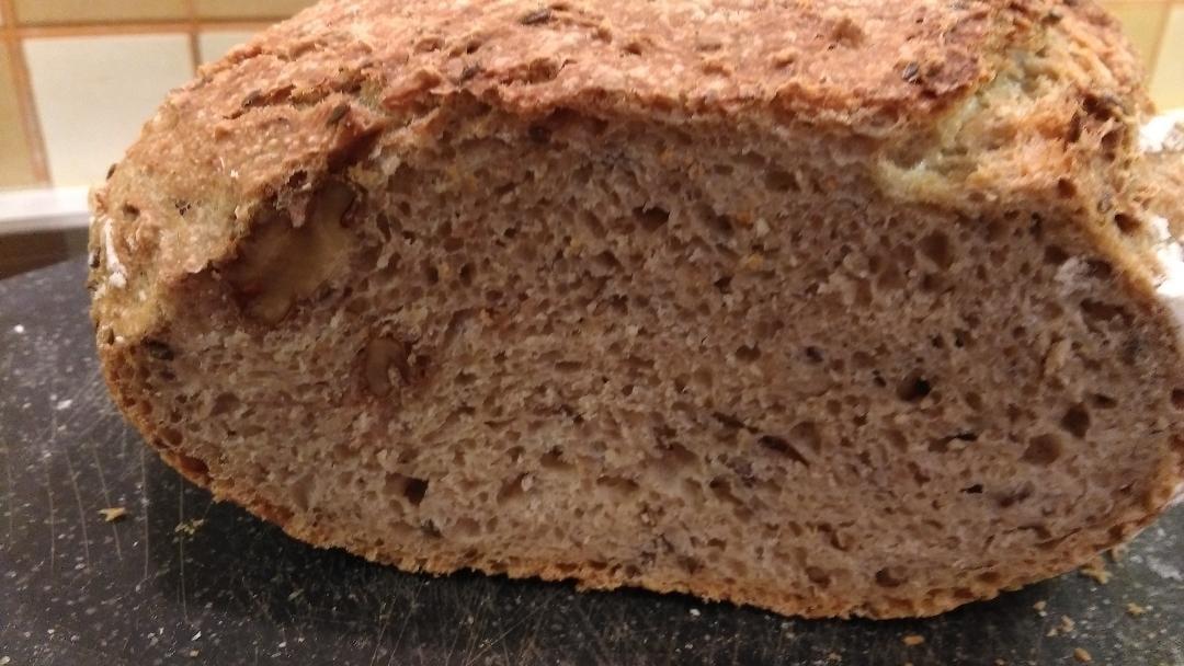 Ψωμί στη γάστρα με αλεύρι ολικής άλεσης χωρίς ζύμωμα βήμα βήμα 