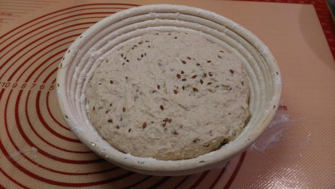 Ψωμί στη γάστρα με αλεύρι ολκής άλεσης.