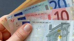 Πότε θα πληρωθούν τα επιδόματα των 800 ευρώ, των μακροχρόνιων και των επιδοτούμενων άνεργων- Τι ισχύει με τις ρυθμίσεις