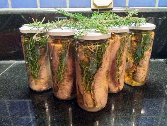 Τονολακέρδα παστή με θυμάρι και δεντρολίβανο από τηSofia kara