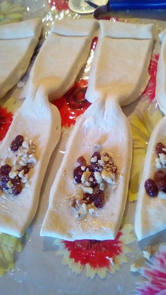 Αφράτα και λαχταριστά τσουρεκάκια για σχολικό κολατσιό