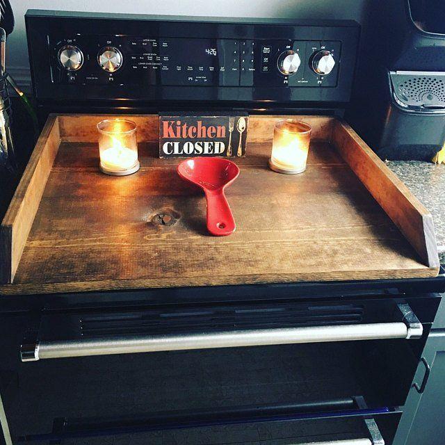 Ξύλινα καλύμματα της κουζίνας από παλιά ξύλα της κουζίνας από παλιό ράφι Ξύλινα καλύμματα της κουζίνας από παλιά ξύλα της κουζίνας από παλιό ράφι