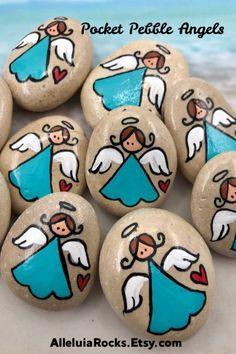 Χριστουγεννιάτικες κατασκευές: Χριστουγεννιάτικο διακοσμητικό από βότσαλα με χριστουγεννιάτικα αγγελάκια Χριστουγεννιάτικες κατασκευές: Χριστουγεννιάτικο διακοσμητικό από βότσαλα με χριστουγεννιάτικα αγγελάκια