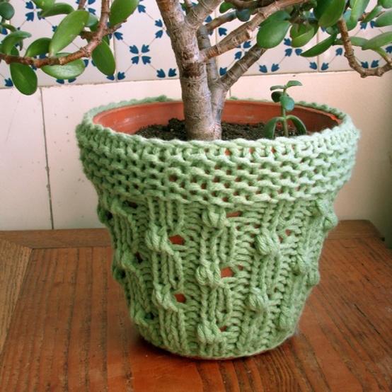 15 μοντέρνες ιδέες διακόσμησης με πλεχτά: Πλεκτά διακοσμητικά για τις γλάστρες 15 μοντέρνες ιδέες διακόσμησης με πλεχτά: Πλεκτά διακοσμητικά για τις γλάστρες